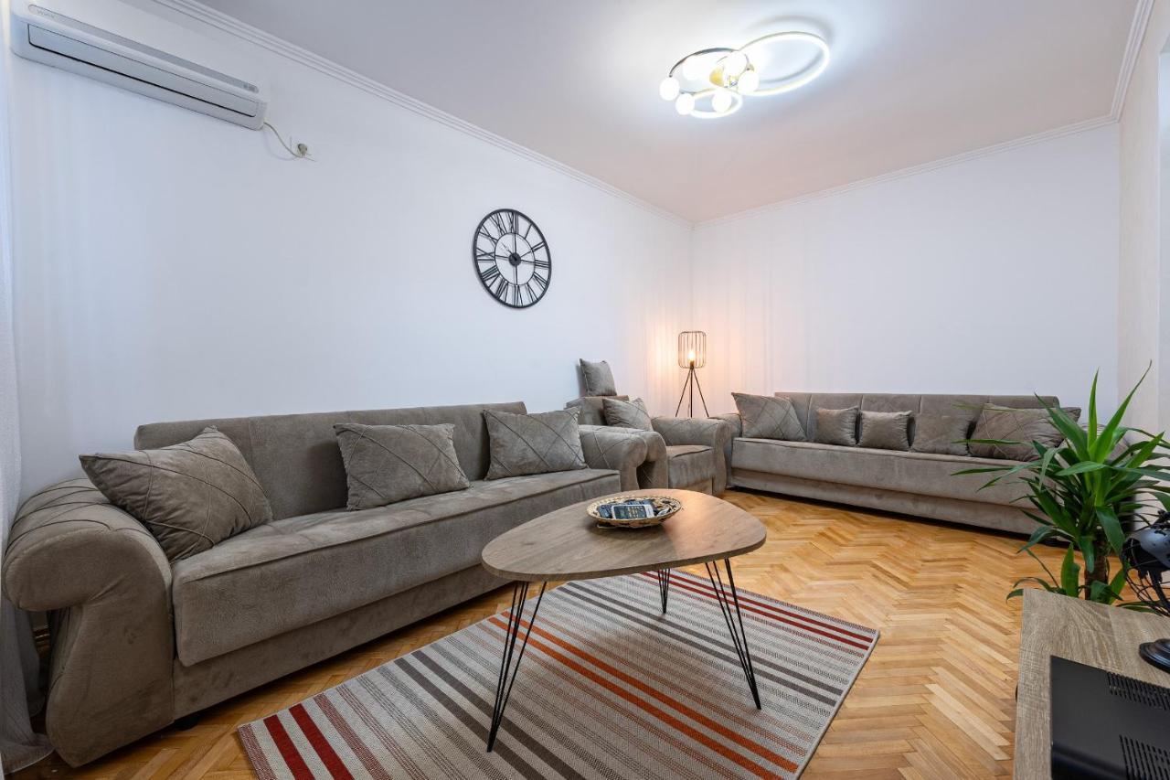 Clock Tower Lux Apartment ポドゴリツァ エクステリア 写真
