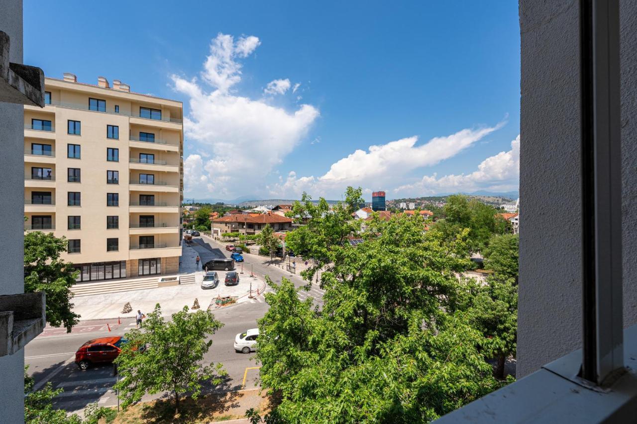 Clock Tower Lux Apartment ポドゴリツァ エクステリア 写真